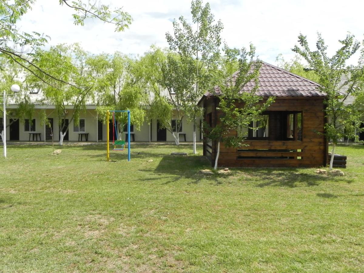 База Відпочинку "Сонячна" Primorskoye Luaran gambar