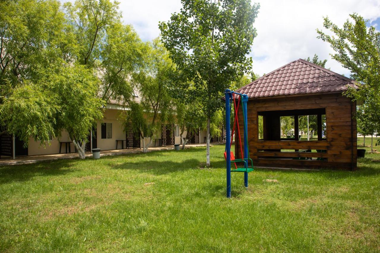 База Відпочинку "Сонячна" Primorskoye Luaran gambar