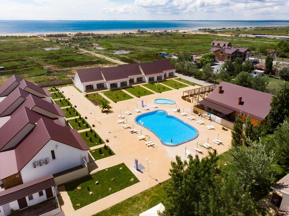 База Відпочинку "Сонячна" Primorskoye Luaran gambar