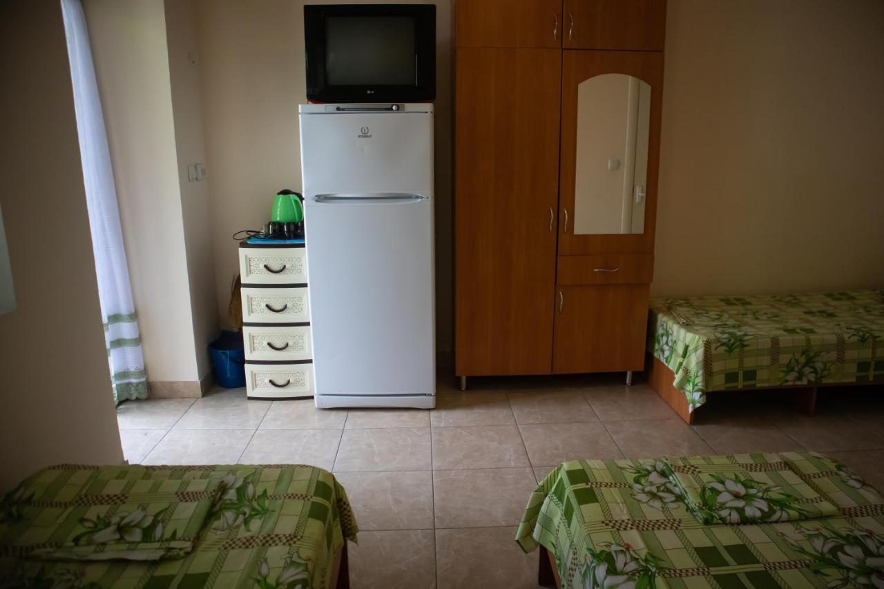 База Відпочинку "Сонячна" Primorskoye Luaran gambar