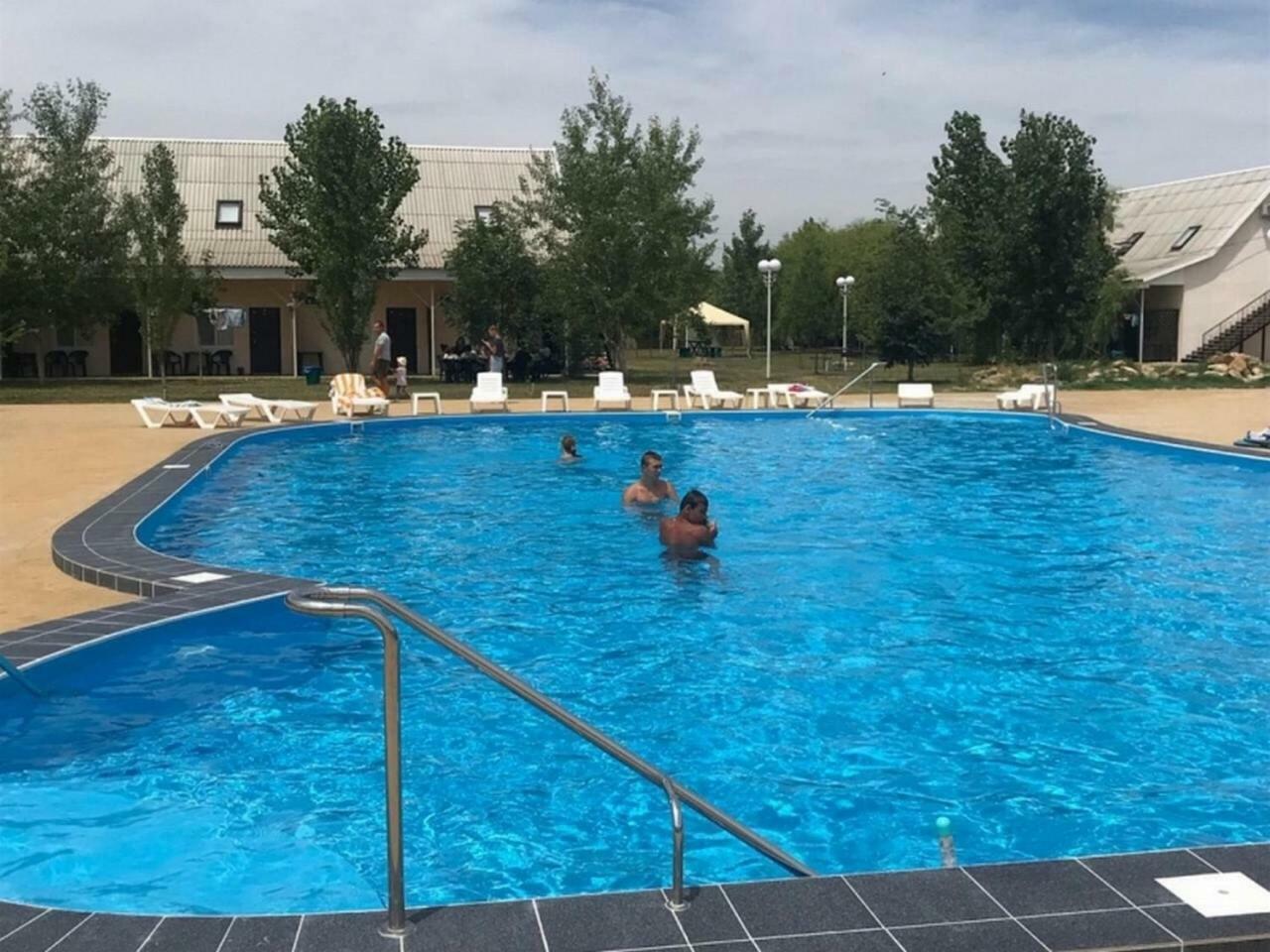 База Відпочинку "Сонячна" Primorskoye Luaran gambar